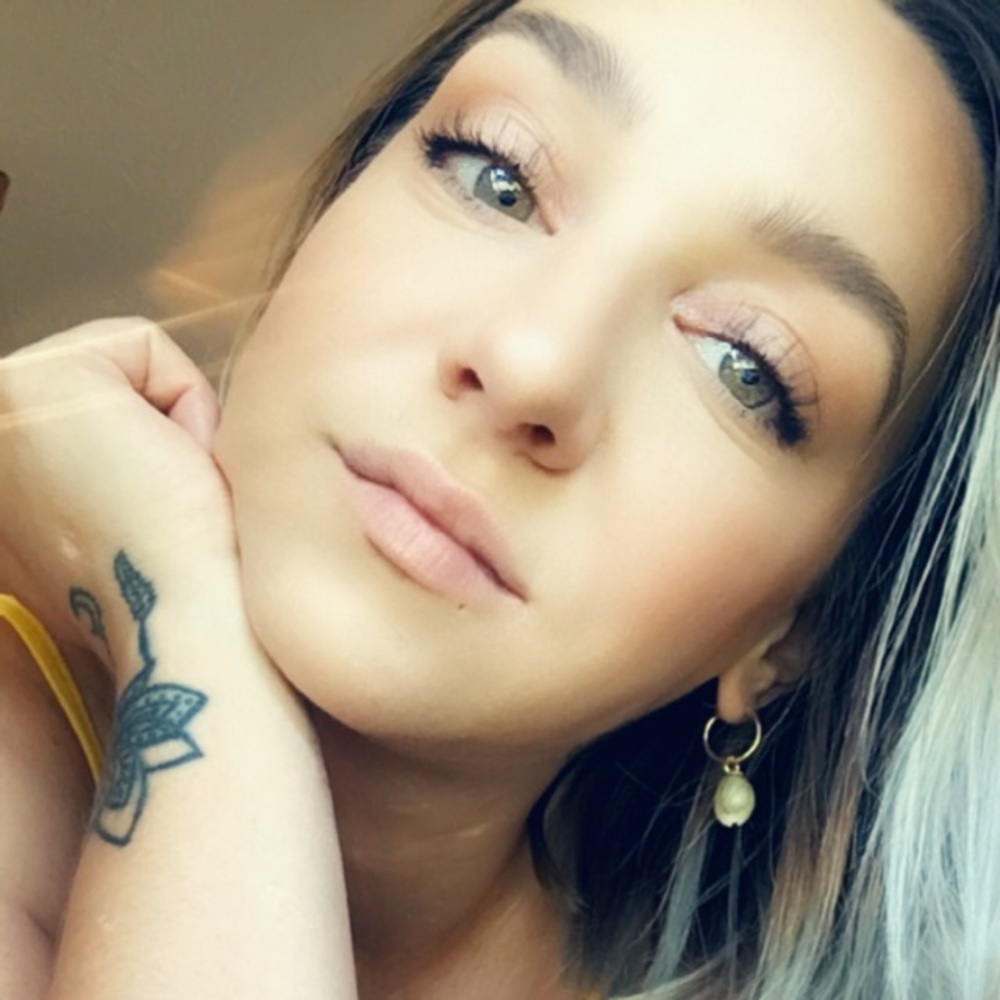 Meet your Posher, Alicia